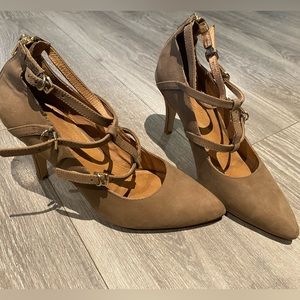 Coral Como heels, size 6 1/2